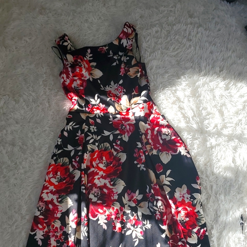 White house black market floral dress in black